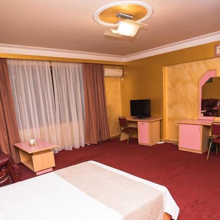 Nor Dzoraberd Hotel Complex เยเรวาน ภายนอก รูปภาพ